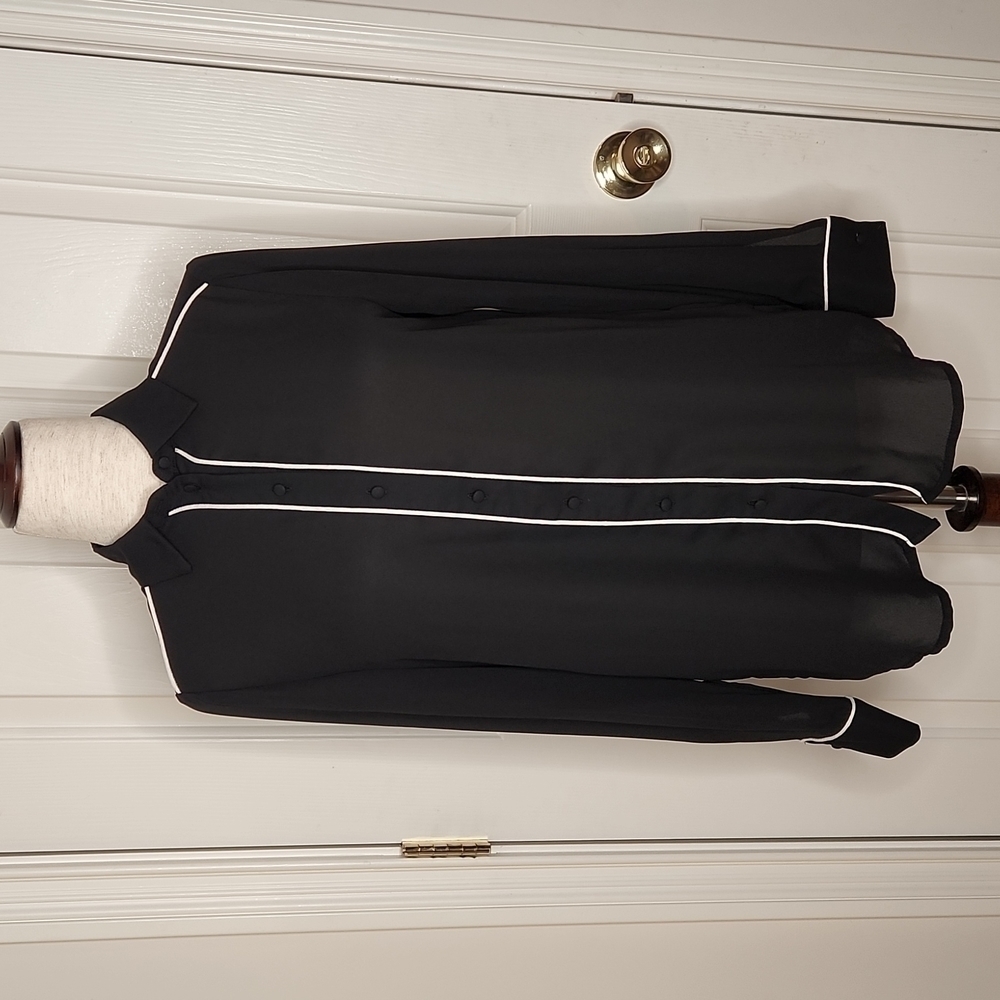 Who What Wear Black with White Piping Shirt Size XS